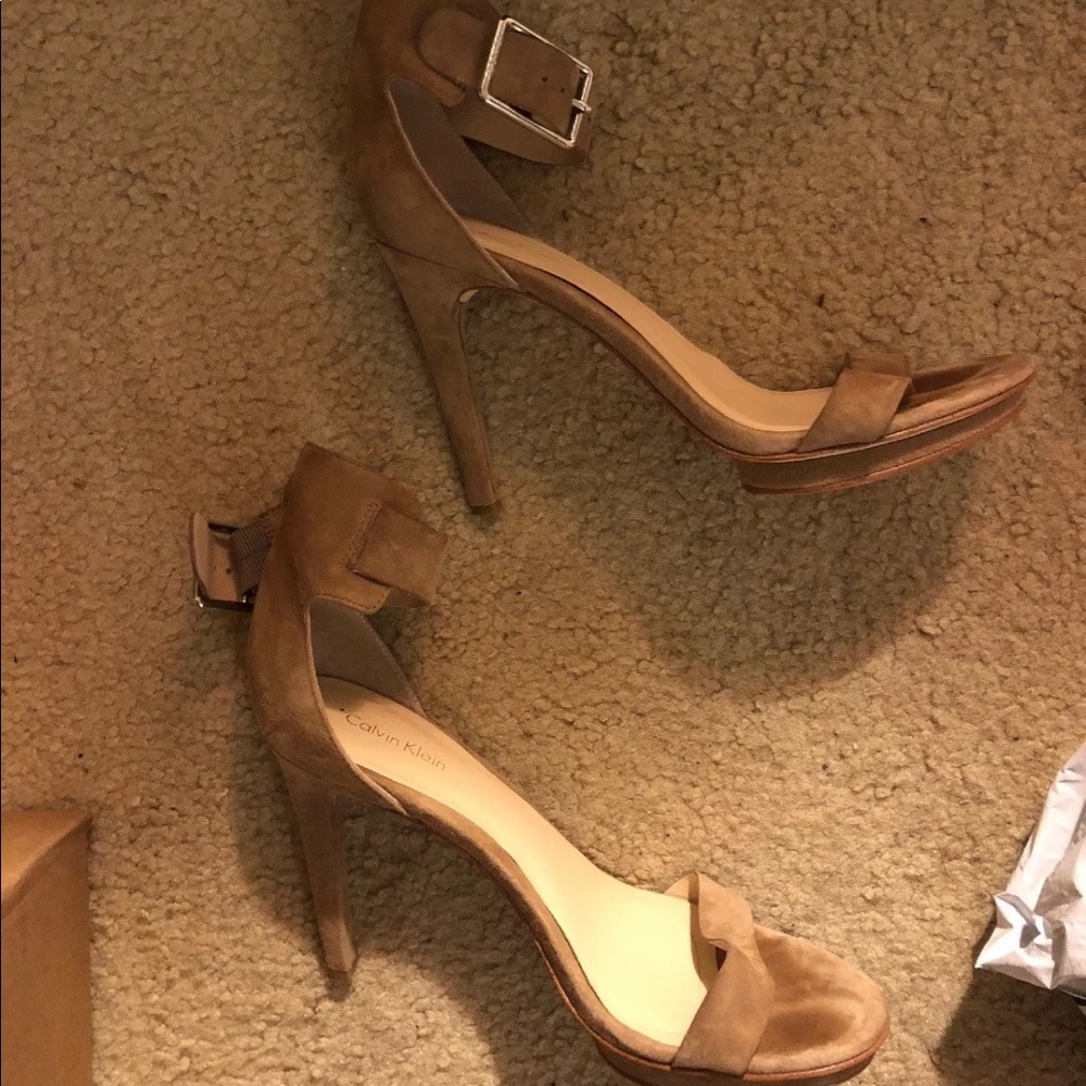 Calvin Klein Vivian platform taupe heels 8.5